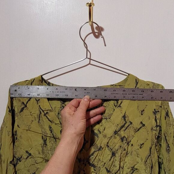 100% Silk Matty M Snakeskin Shirt - Size M - Picture 2 of 9